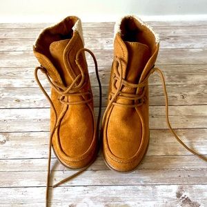 Wedge boots! Free shipping! 🙃